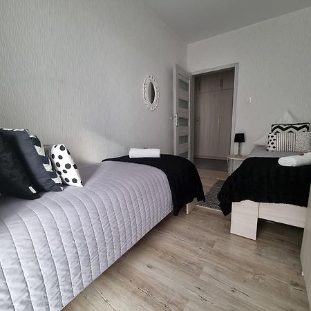 Q Apart Gold-Trzy Pokoje, Manufaktura, Klimatyzacja I Garaz Gratis, Tv Max, Fv, Gwarancja Zadowolenia Lodz (Lodz) Exterior photo